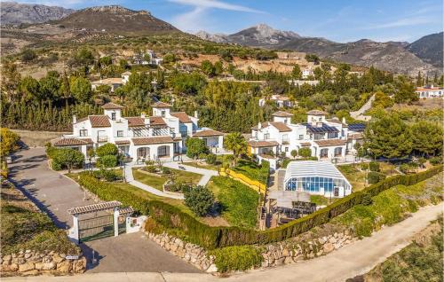 Pet Friendly Apartment In Alcaucín