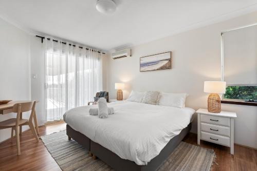 Pet-friendly Beachfront Family Retreat