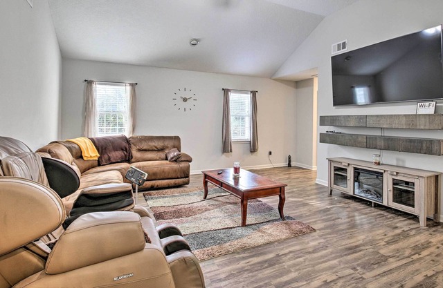 Pet-Friendly Grovetown Home w/ Screened Porch