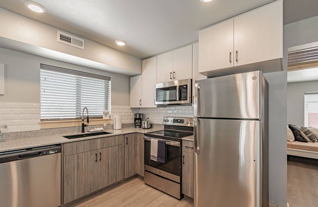 Pet Friendly! Heart of Rexburg close to Jackson Hole,Yellowstone Nat park & BYUI