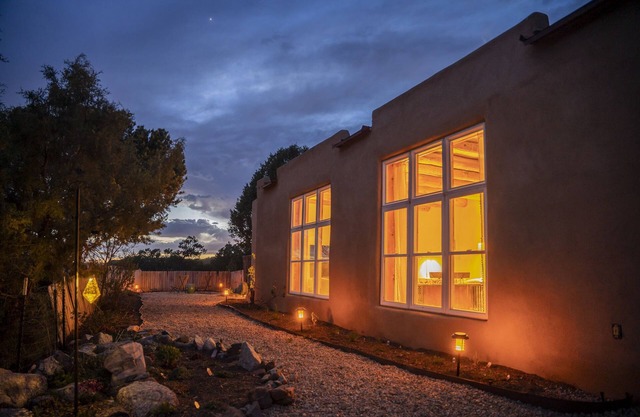 Pet Friendly Home with Amazing Valley and Mountain Views