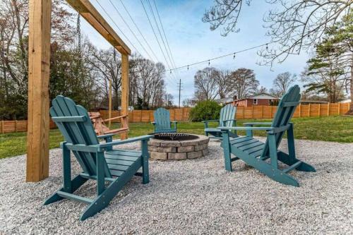 Pet Friendly House with Bike Trail Access and Huge Fenced Yard