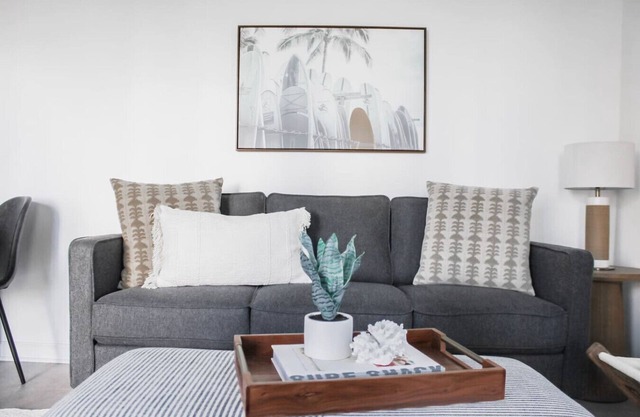 Pet Friendly l 3 Min Walk to Beach l 9 Palms