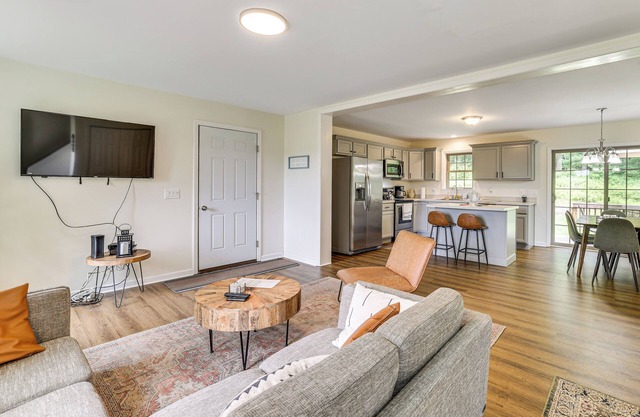 Pet-Friendly Lebanon House w/Lake Access!