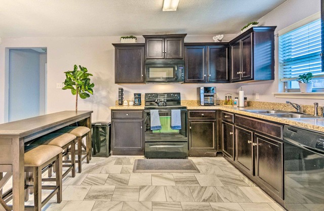 Pet-friendly Little Rock Home ~ 8 Mi to Dtwn!