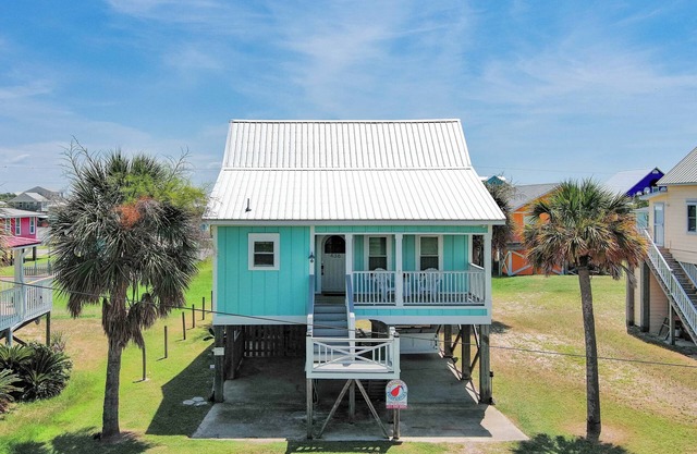 PET FRIENDLY, NEAR BEACH ACCESS, PRIVATE HOME!