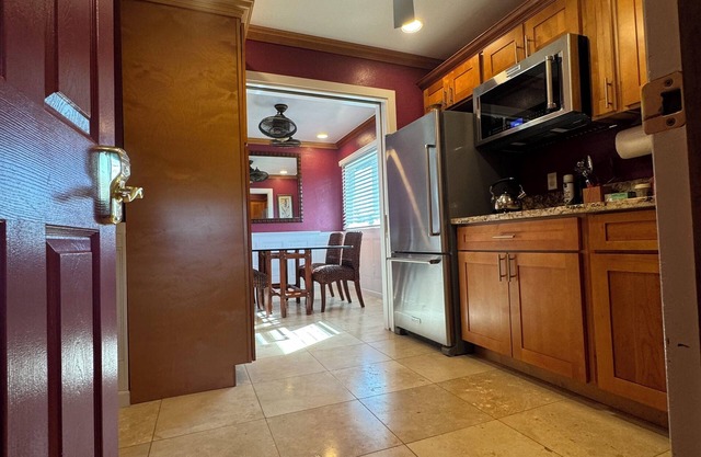 Pet Friendly Private Room In Shared Guesthouse