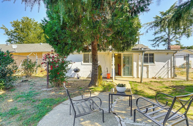 Pet-Friendly Unit w/Yard Near Sacramento River!
