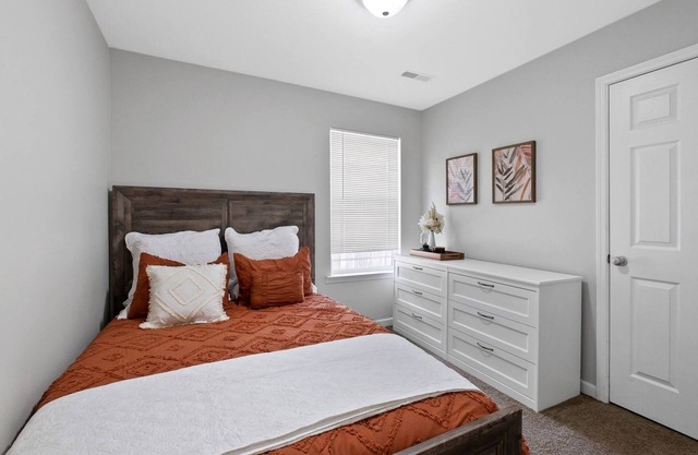 PetFriendly 2b2ba workforce housing near hospitals