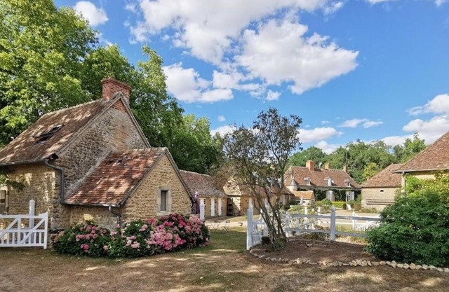 Petite maison de campagne avec piscine chauffée, tennis et nombreuses activités pour tous! - FR-1-410-270