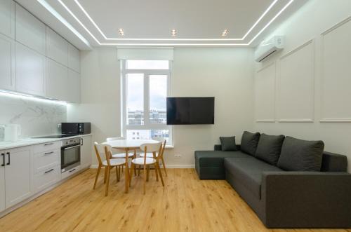 Petrovdom Apartments 5-46 in RC Zhemchuzhyna 38, Zhylianska 68