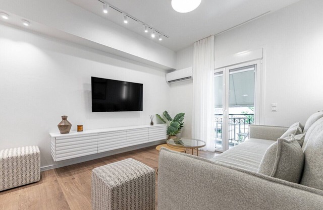 Phaedrus Living: Prosperity Residences Paradise