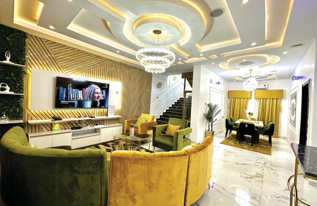 Pharrel Diplomatic Plus 3 Bedroom Suite