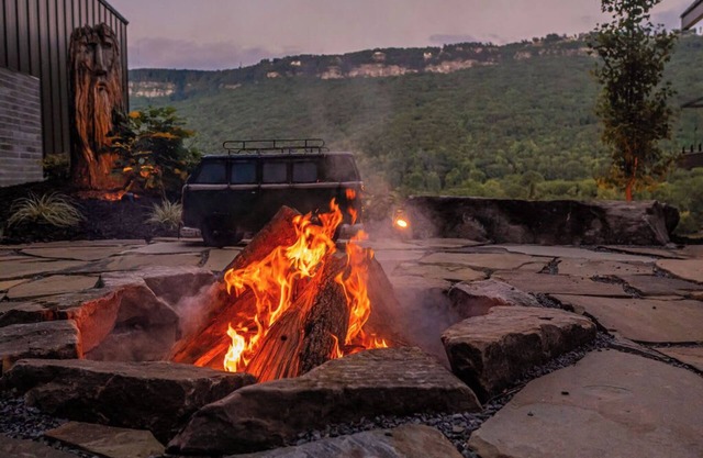 Phoenix Cabin | Views, Fire pit, Outdoor Kitchen
