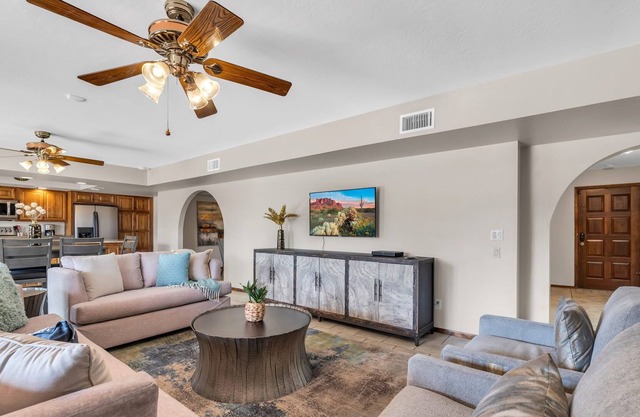 Phoenix Gem-King Bed-Pool-Fire Pit