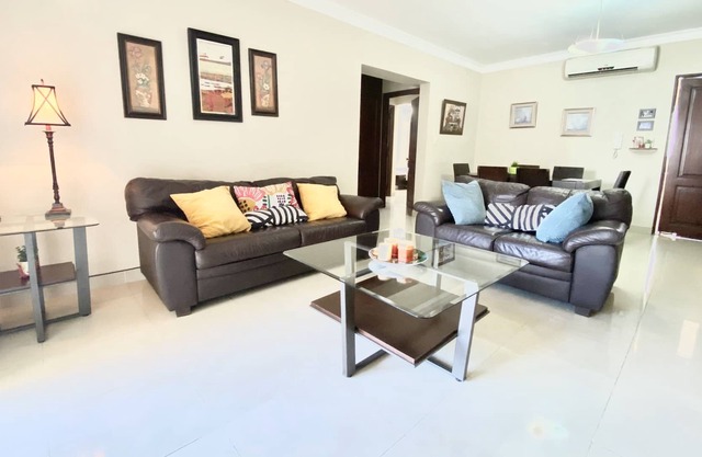 Piantini Rita’s Apt near Blue Mall 2BR & 2.5BA