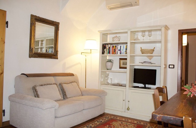 Piazza della Signoria, Ponte Vecchio, Ideal location,Affordable City Center Apt