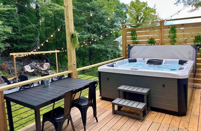 Pickle/Basketball, Gym, Rockwall, Arcade, Hot Tub!