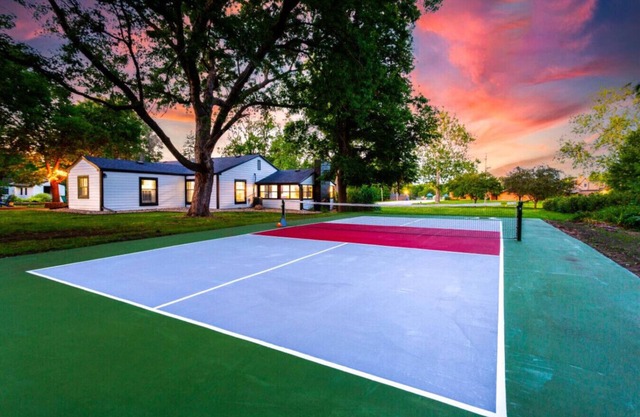 Pickleball/Foosball/Arcade/Fire Pit/Patio