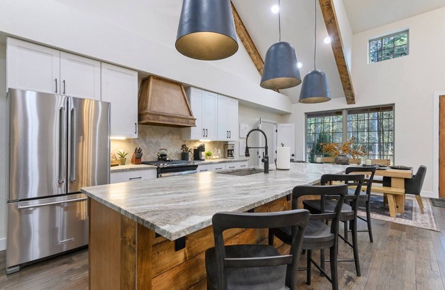Pickleball, Pool, Splash Fountain ,Clubhouse , Walking Trails , Basketball