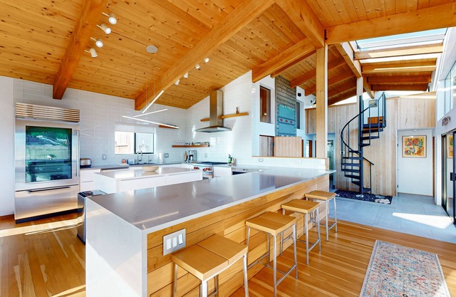 Picturesque Ocean View Home with Private Soaking Tub, Shared Pool, & Ocean View