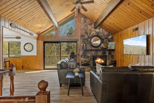 Pine Oaks Cabin