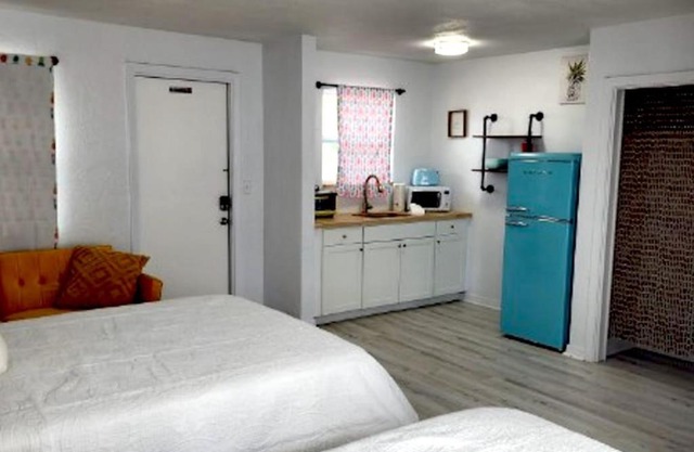 Pineapple Shores Inn Unit 1