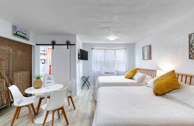 Pineapple Shores Inn Unit 1