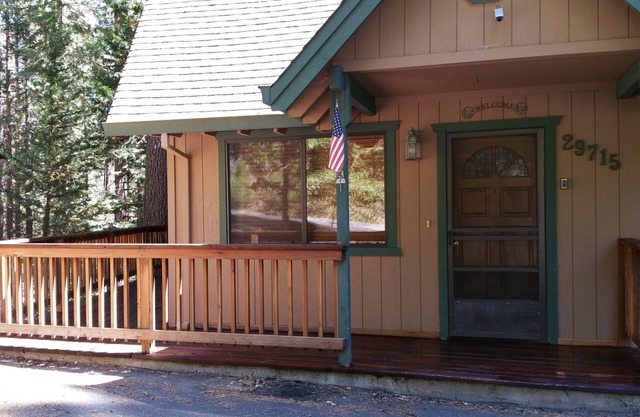 Pinecrestarearentals #8 9/5-12/10 no holidays book 2 nights get 3rd night free.