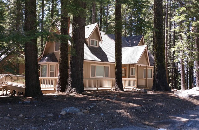 PinecrestAreaRentals #10 9/5-12/10 no holidays book 2 nights get 3rd night free.