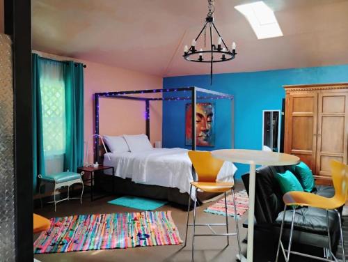 Ping's Tiny Home self-check in & out private