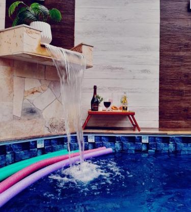 Piscina e Churrasqueira - 8 minuto a pé da Praia