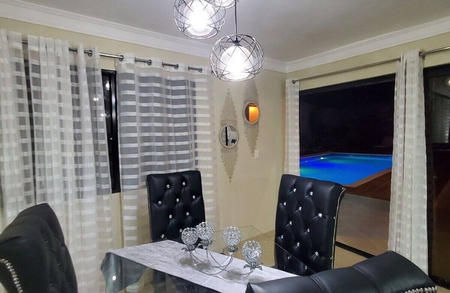 Piscina Privada Grande, BBQ Alojamiento