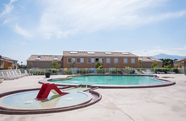 Piscine sur place ! Appart avec Climatisation