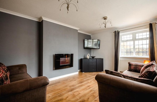 Platform West Hull House