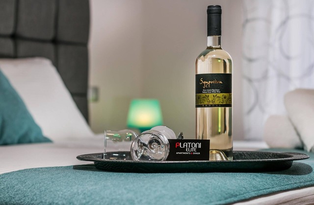 Platoni Elite apartments.A friendly relaxing place close to the beach &shops