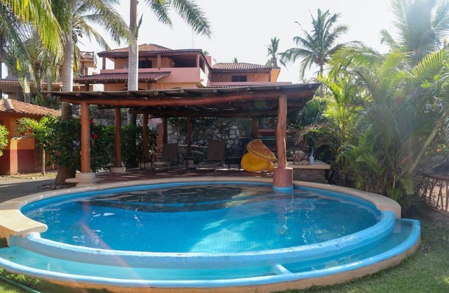 Playa La Saladita Surf Retreat 5 Min. Walk to Surf Break