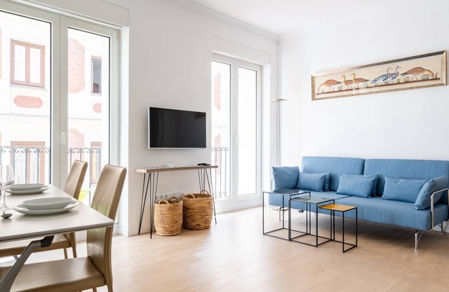 Plaza de Callao - 2 bedrooms, 2 bathrooms, balconies.