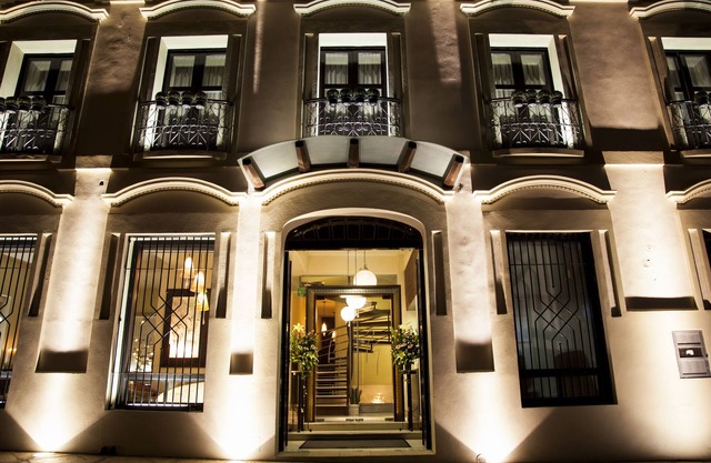 Plaza Gallery Hotel & Boutique