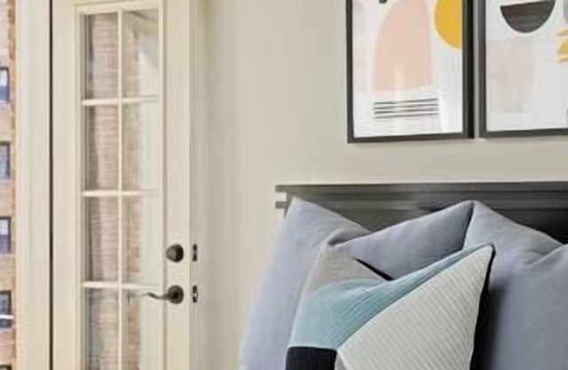 Plaza Studio -> Walk to Shops & Dining + Close to KU Med & Saint Lukes Hospitals