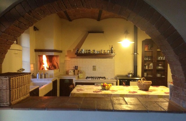 pleasant characteristic farmhouse in a part of the Chianti ideal for visiting the most important towns