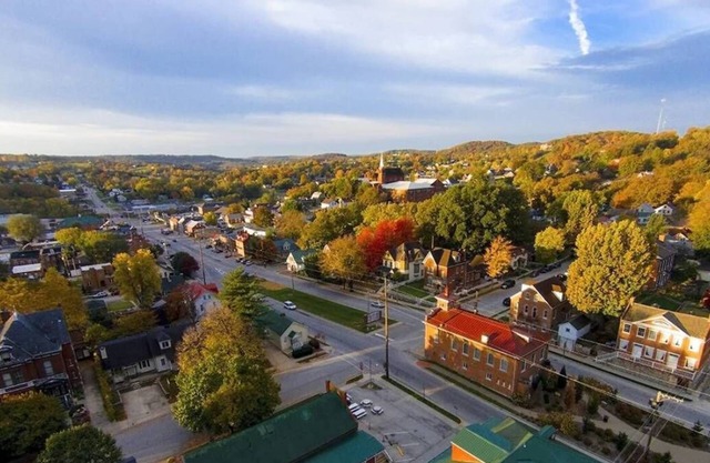 Plenty room for relaxing and downtown location to walk around!