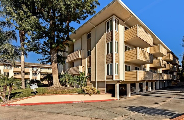 Plush, Furnished 2 BR Silicon Valley Corporate Suite