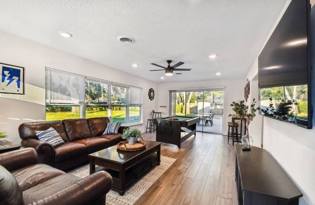 Plush sheets, Games!, Huge backyard, Massage Chair