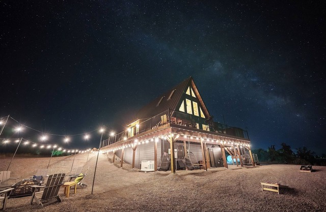 PNW AFrame|Hottub|Mtn&LakeViews|Game Room|Theatre|