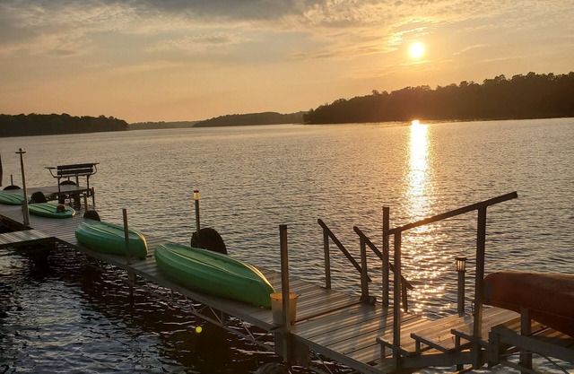 Pocket Lake Large Family Home