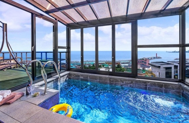 Pohang Unipool Villa