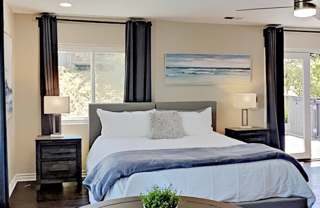 Point Loma 2nd Floor Guest House with view Near Beaches