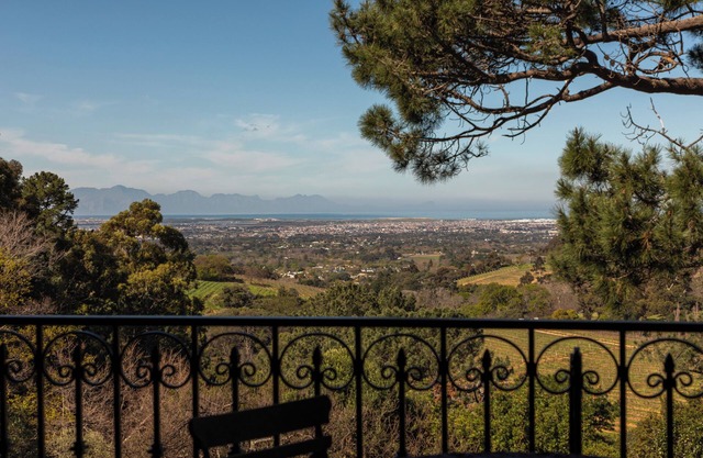 Pointers Villa with views of the vineyards, ocean and breathtaking sunrises