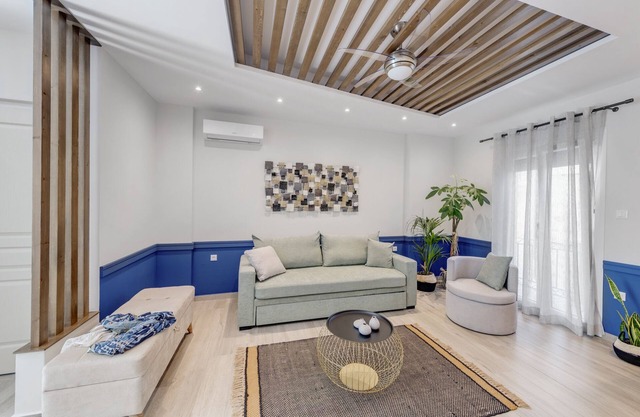 "Polis Suite" - Downtown Luxury and Comfort